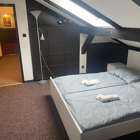 Hotel Lovecky Zamecek Orion 利贝雷茨 外观 照片