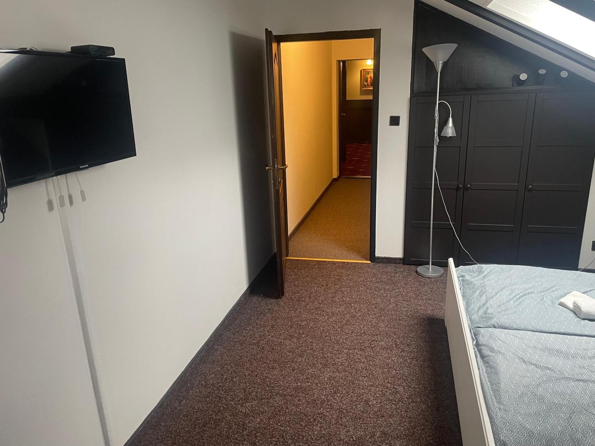Hotel Lovecky Zamecek Orion 利贝雷茨 外观 照片