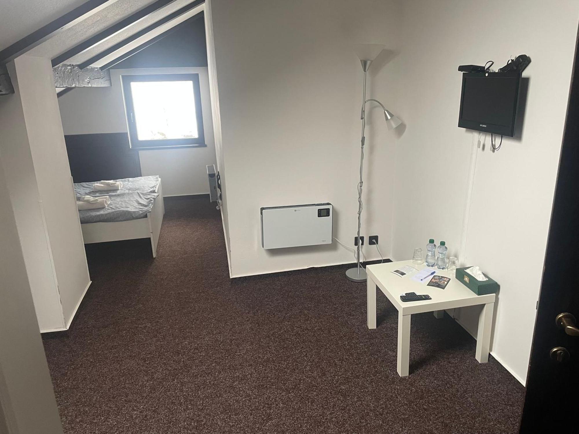 Hotel Lovecky Zamecek Orion 利贝雷茨 外观 照片