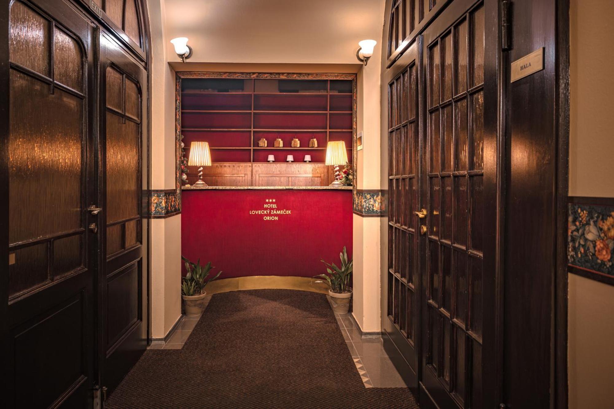 Hotel Lovecky Zamecek Orion 利贝雷茨 外观 照片
