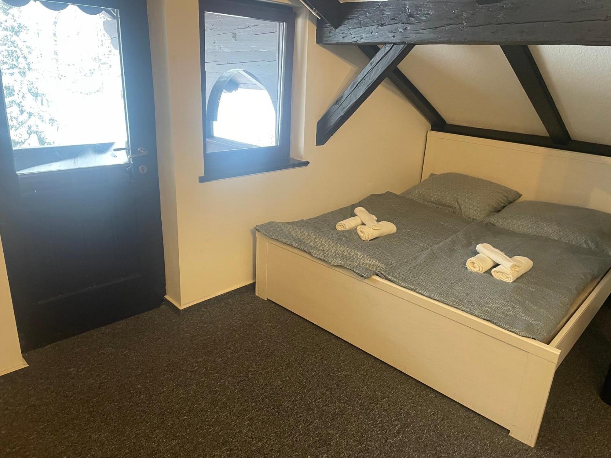 Hotel Lovecky Zamecek Orion 利贝雷茨 外观 照片