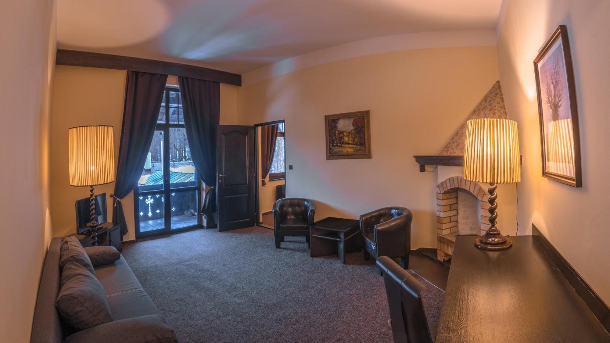 Hotel Lovecky Zamecek Orion 利贝雷茨 外观 照片