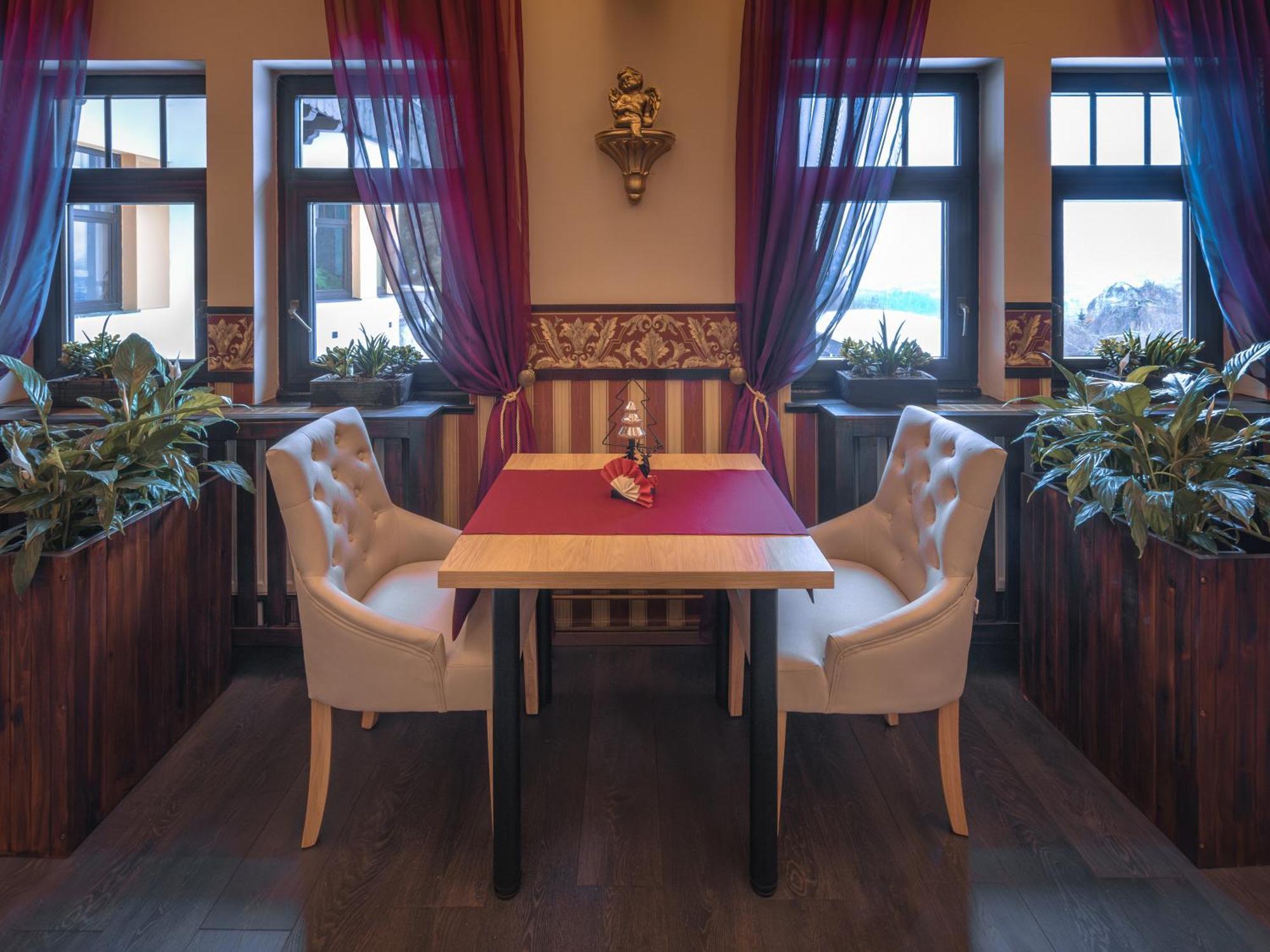 Hotel Lovecky Zamecek Orion 利贝雷茨 外观 照片